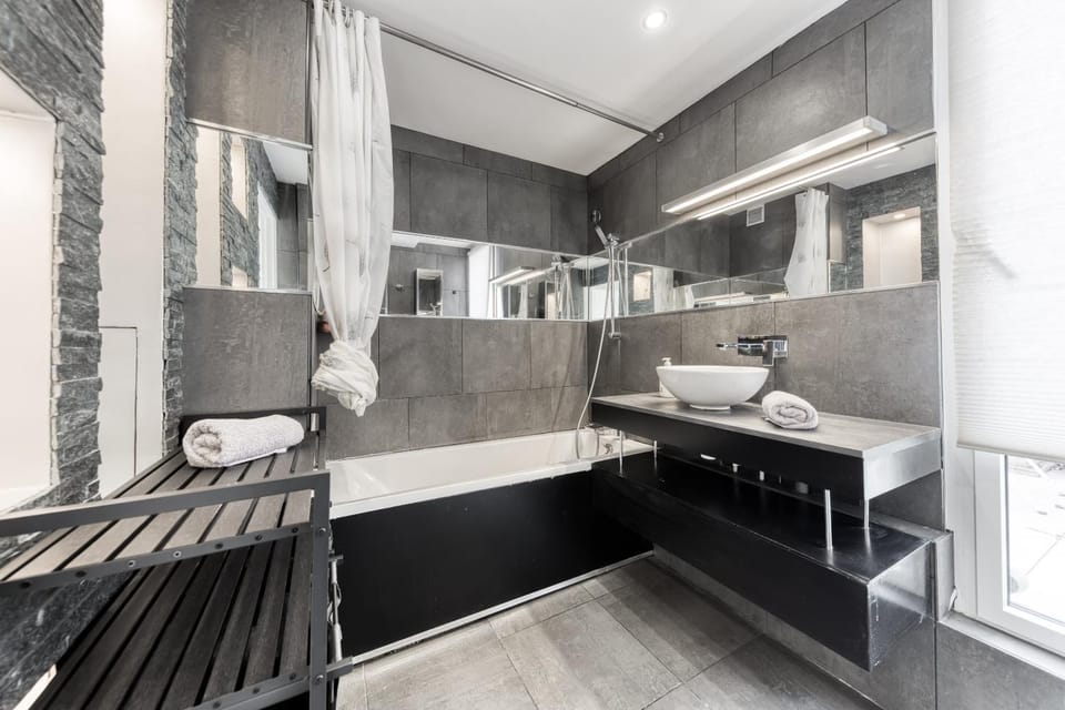 Bathroom, Bath