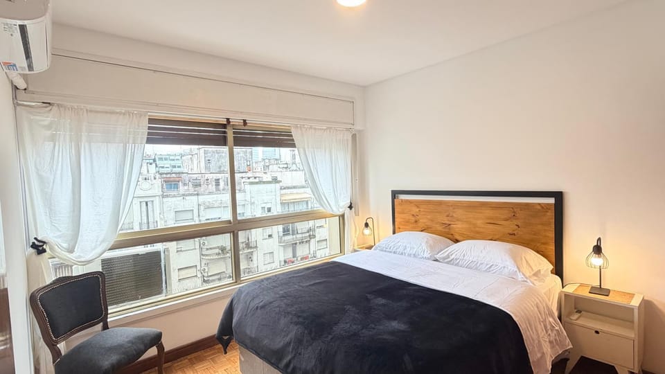 Photo of the whole room, Bedroom