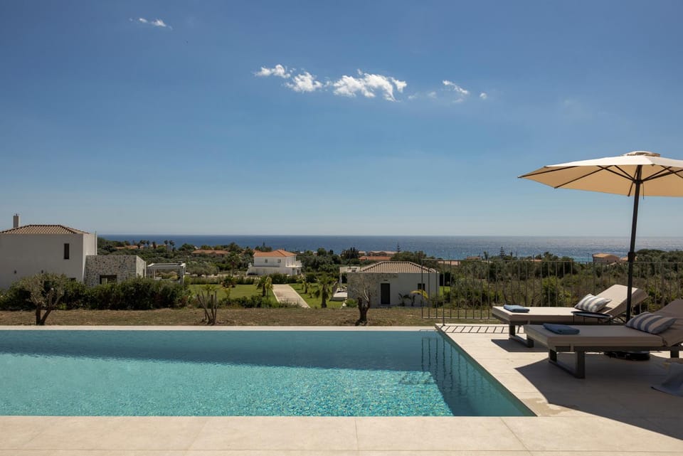 Day, Natural landscape, Pool view, Sea view, Swimming pool, sunbed