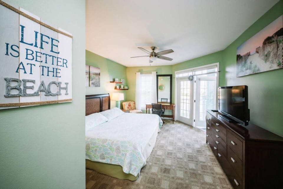NEW! 1 Block to Beach-Heated Pool-Walk to Pier Apartment in Saint Augustine Beach