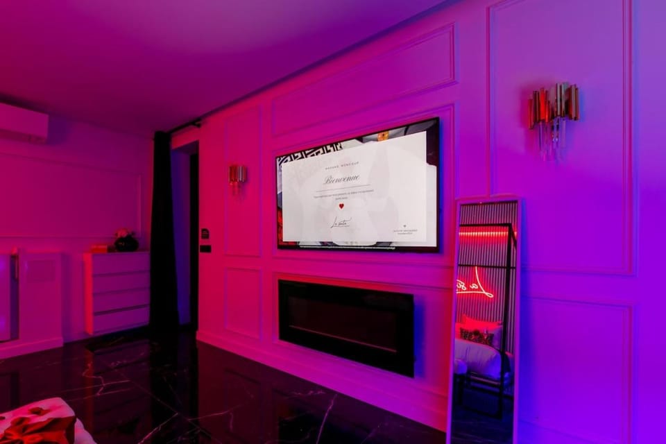 Trocadero Suite Private Jacuzzi Apartment in Paris