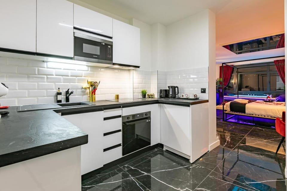 Trocadero Suite Private Jacuzzi Apartment in Paris