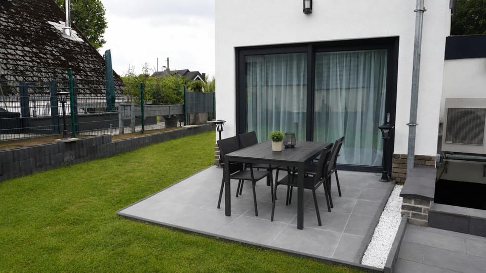 Patio, Garden, Balcony/Terrace, Seating area, Garden view