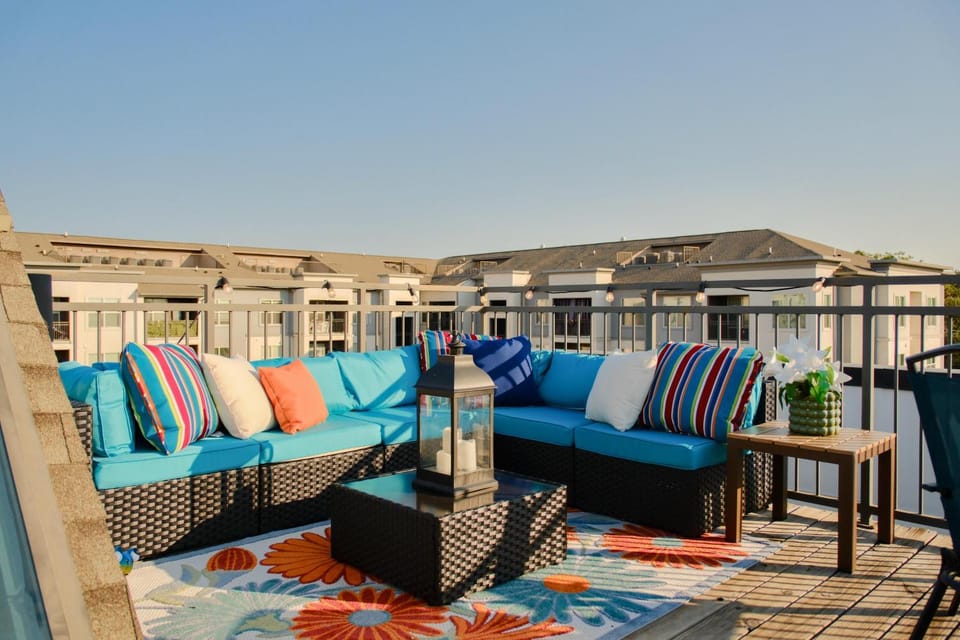 The Bentley Collection Cedar Springs Apartment in Dallas