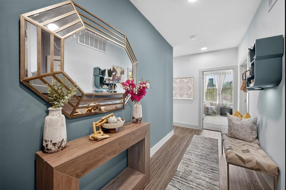 The Bentley Collection Cedar Springs Apartment in Dallas