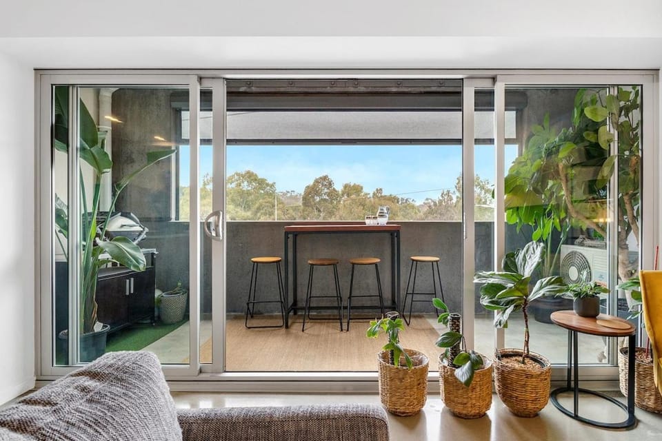Stylish Bowden Apartment - Near CBD Apartment in Adelaide