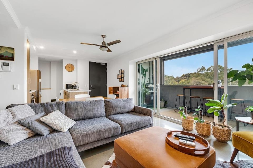 Stylish Bowden Apartment - Near CBD Apartment in Adelaide