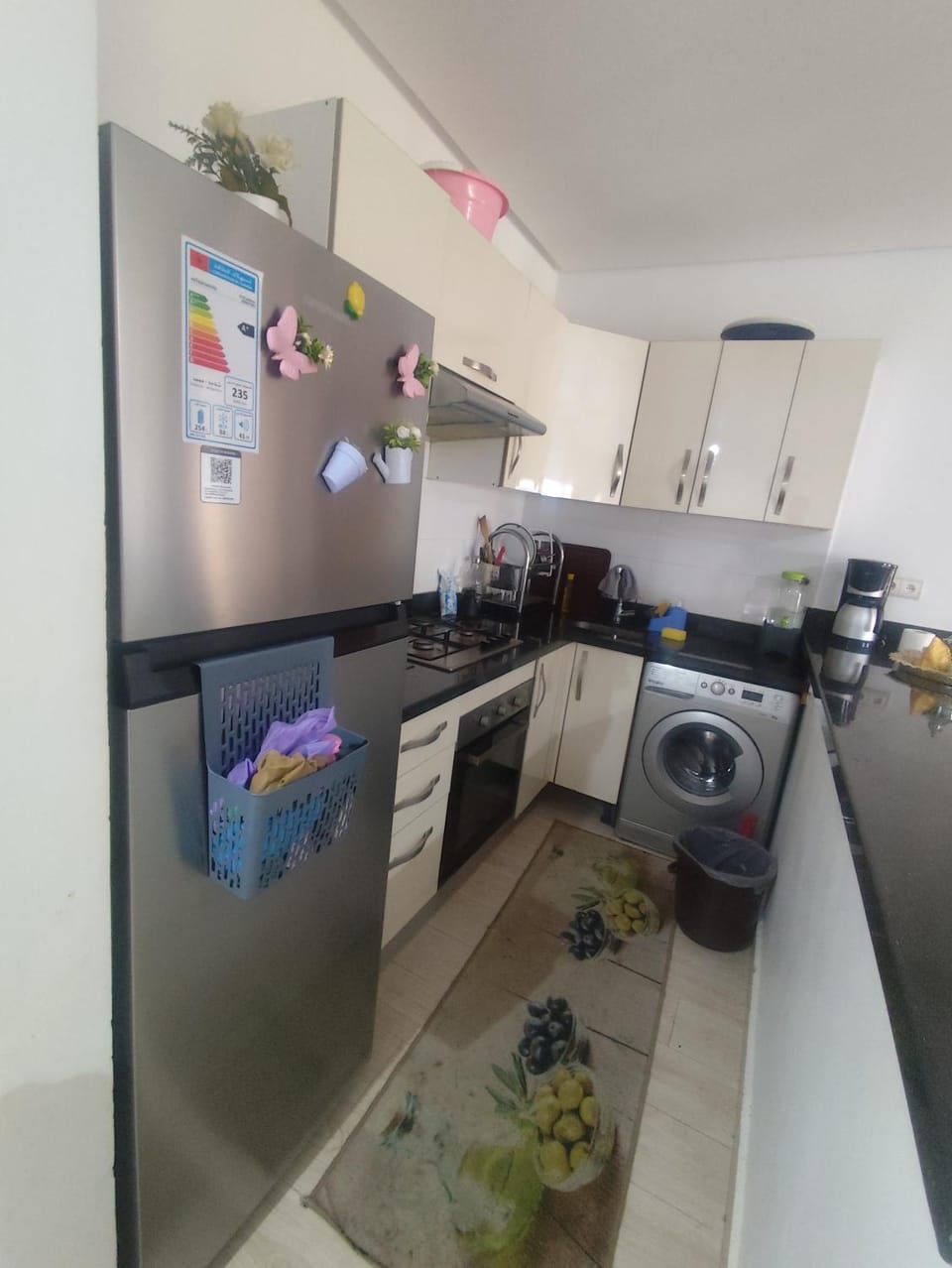 Kitchen or kitchenette, dishwasher, minibar, oven, stove