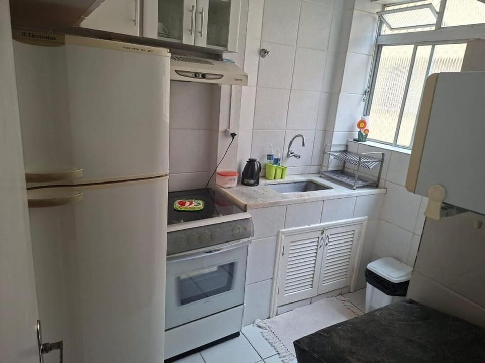 Enseada, 500 metros da praia, 2 Dorms 2 Banheiros, garagem Apartment in State of São Paulo
