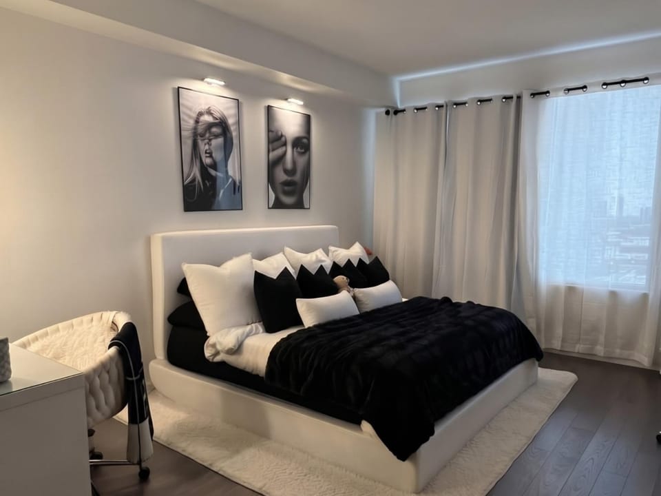 Bed, Photo of the whole room, Bedroom
