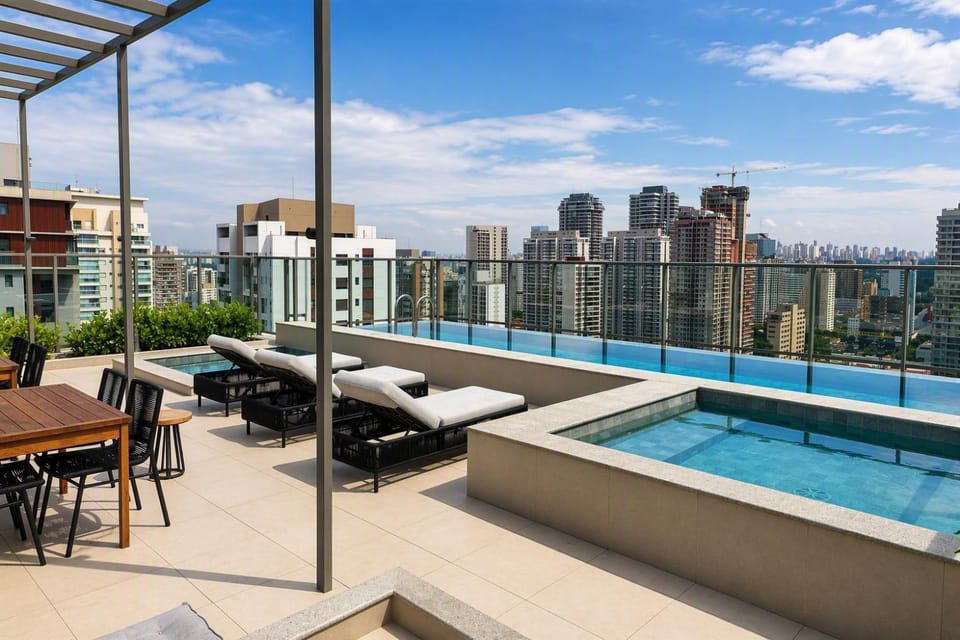 View (from property/room), City view, Pool view, Swimming pool, Swimming pool, sunbed