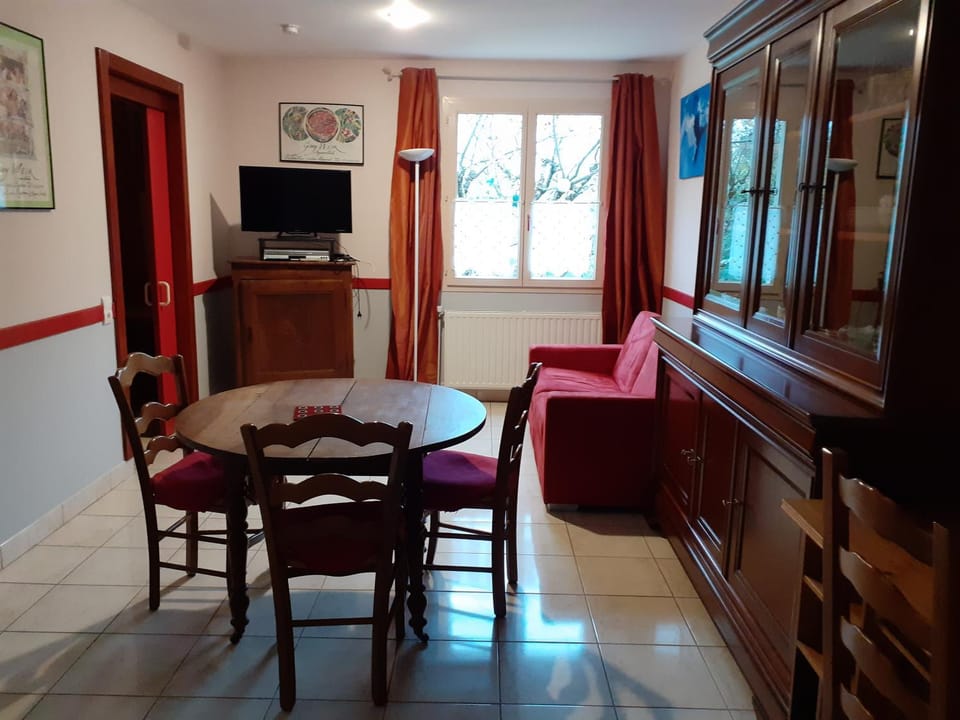 Living room, Dining area