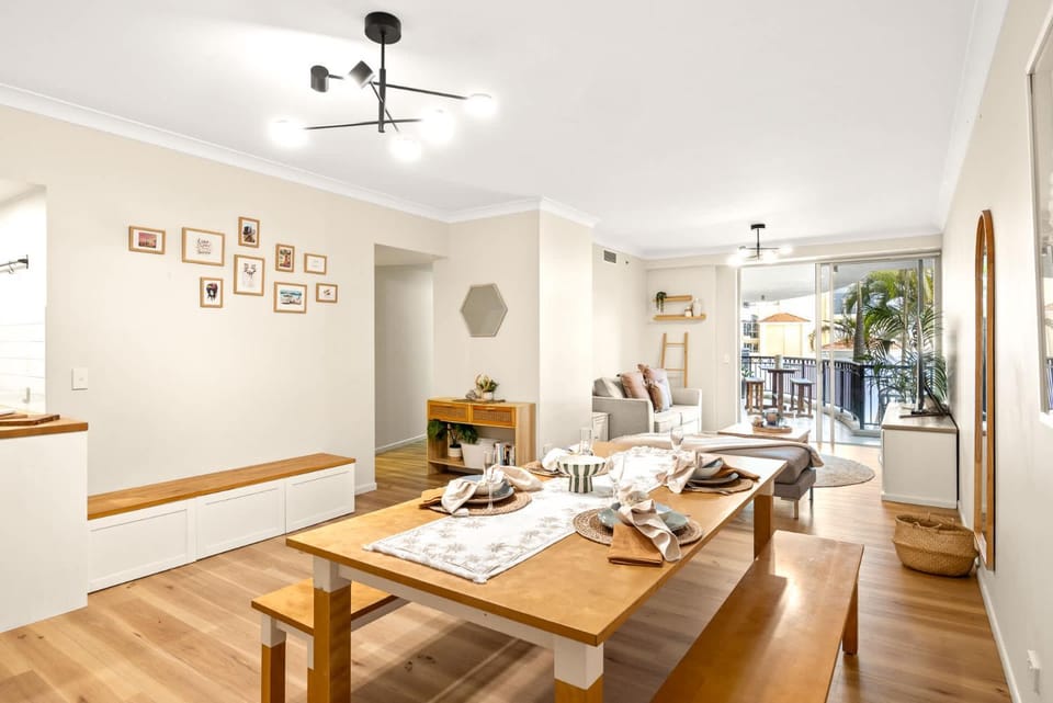 Living room, Seating area, Dining area, air conditioner