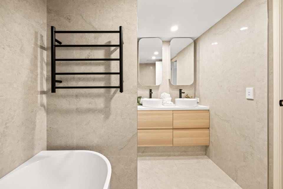 Bathroom, Bath, towels