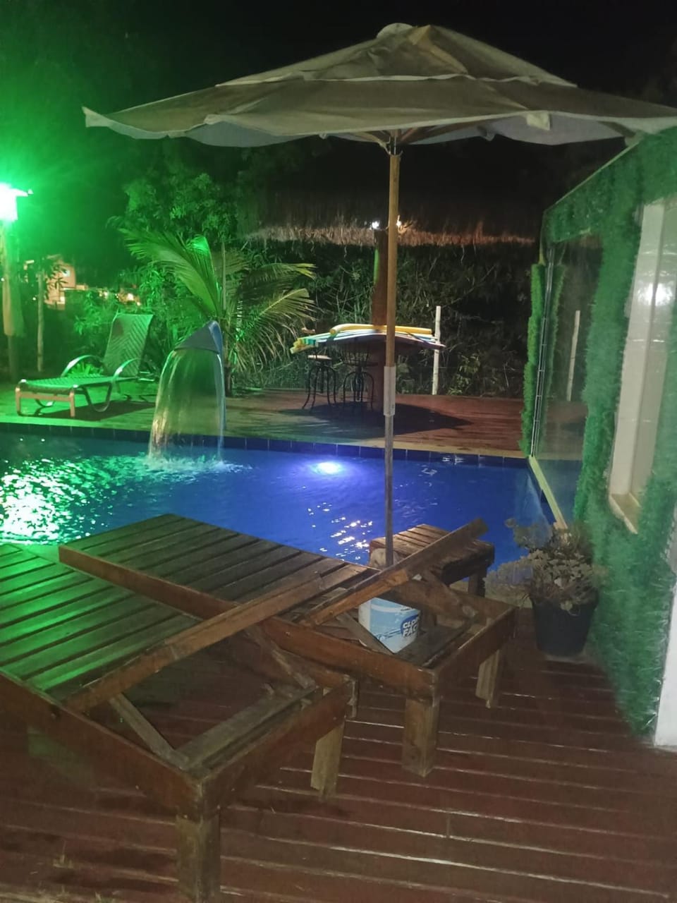 Swimming pool