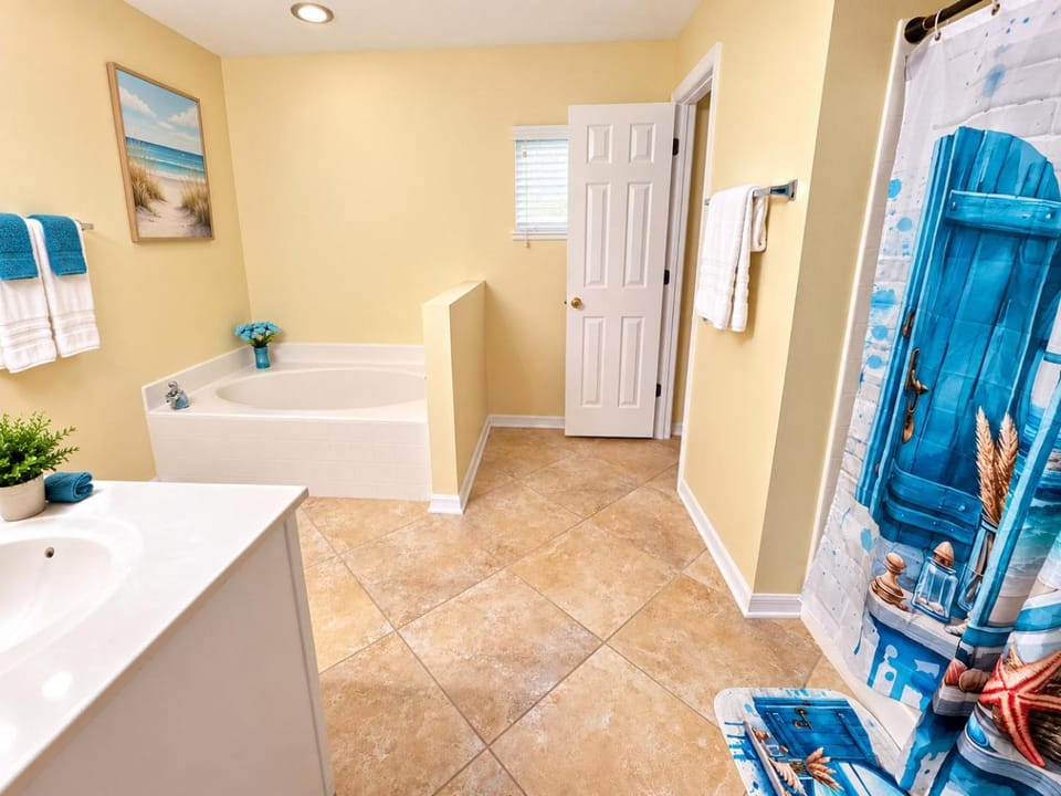 Beautiful Suite, private bath Vacation rental in Cape Coral
