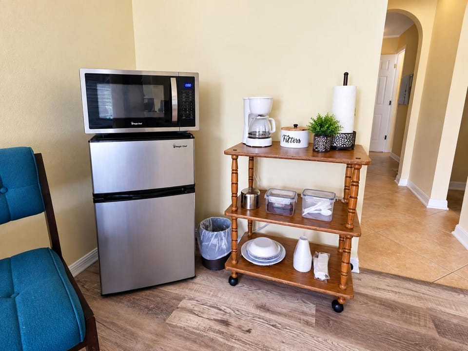 Beautiful Suite, private bath Vacation rental in Cape Coral