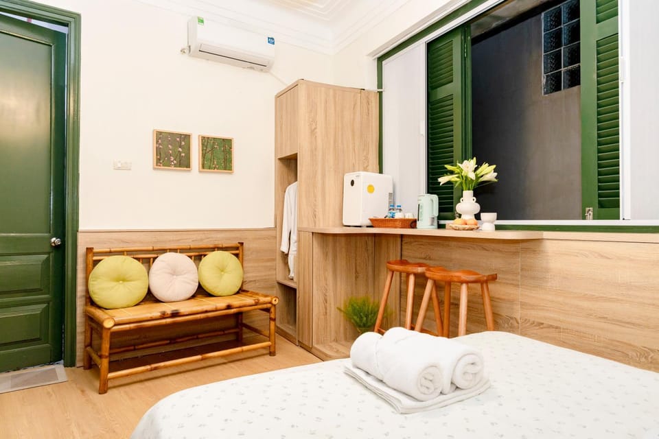 Bed, Bedroom, towels, wardrobe, air conditioner