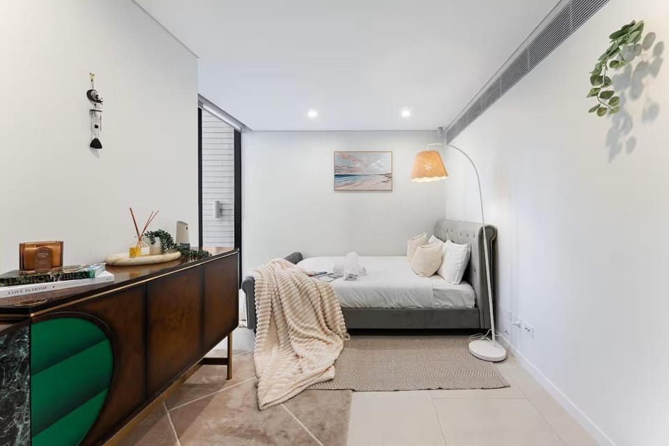 Sunny Townhouse Style Apartment at Bondi Apartment in Sydney