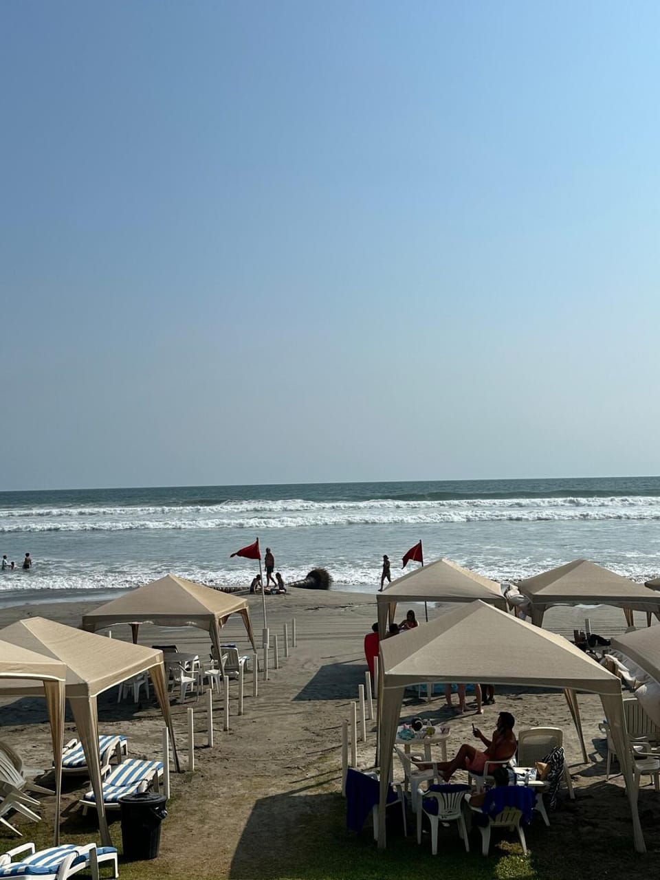 Oceanfront in Punta Diamante with a pool Apartment in Acapulco