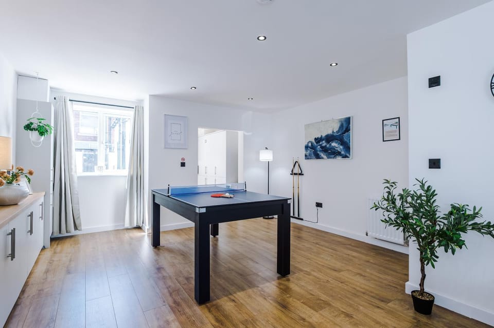 Game Room, Table tennis