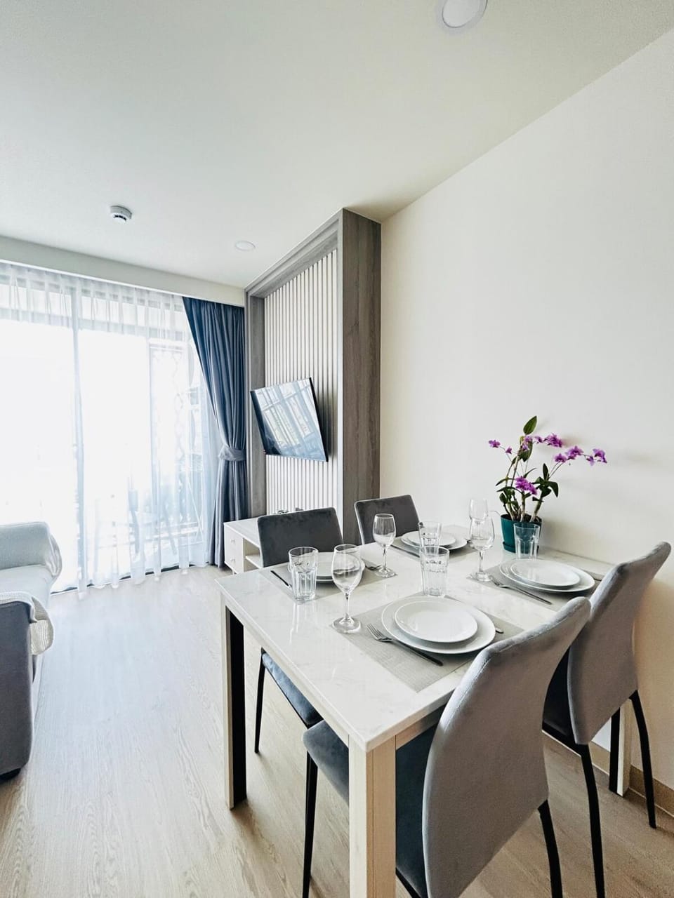 TV and multimedia, Dining area