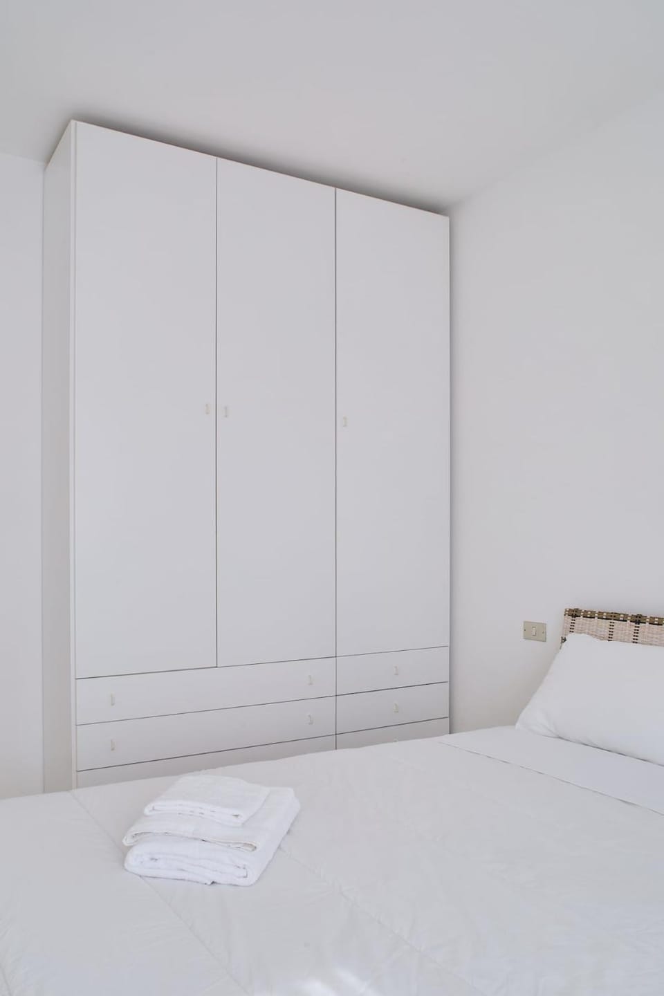 Bedroom, wardrobe