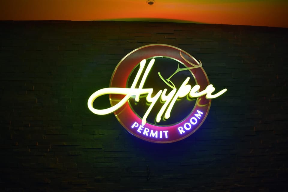 Lounge or bar, Drinks, Alcoholic drinks
