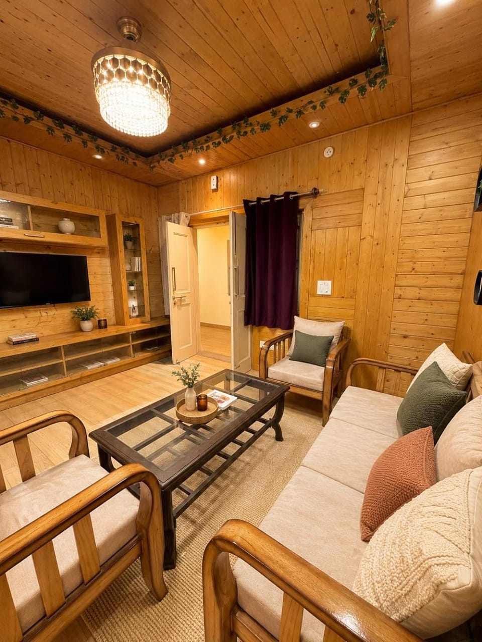 Communal lounge/ TV room, TV and multimedia, Living room, Seating area, Evening entertainment