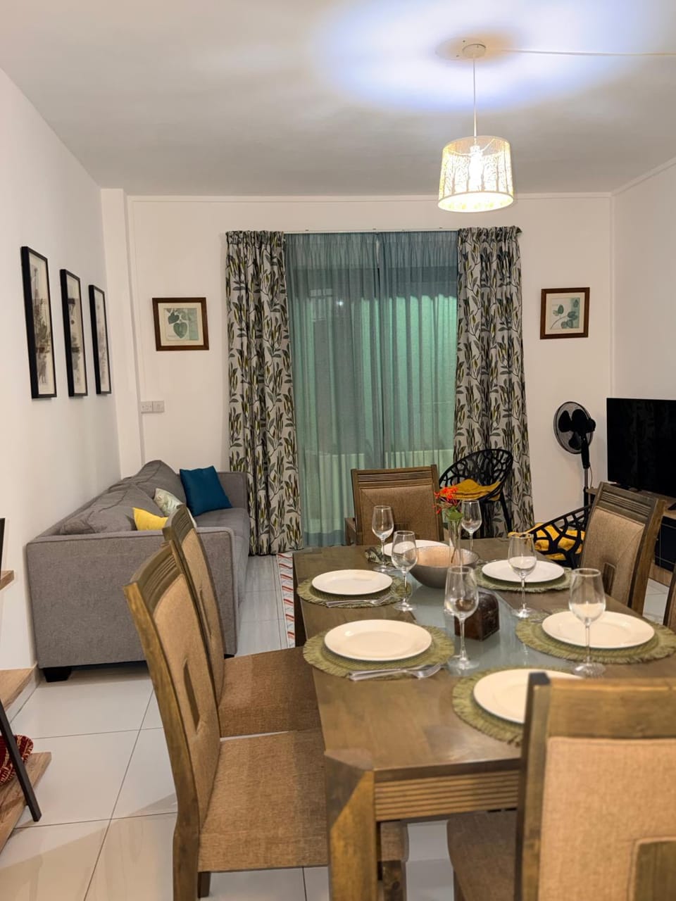 TV and multimedia, Living room, Dining area