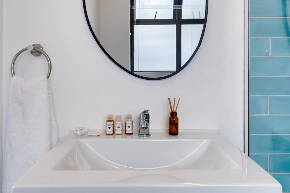 Bathroom, Decorative detail, towels