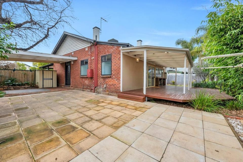Property building, Garden, Garden view