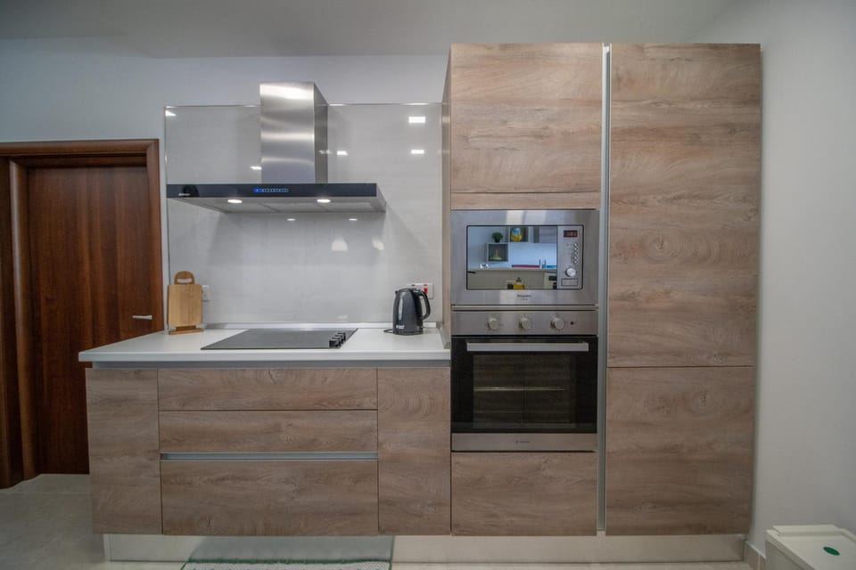 Bright and spacious 3 bedroom apartment with terrace and shared pool GZ-MAVE1-1 Apartment in Malta