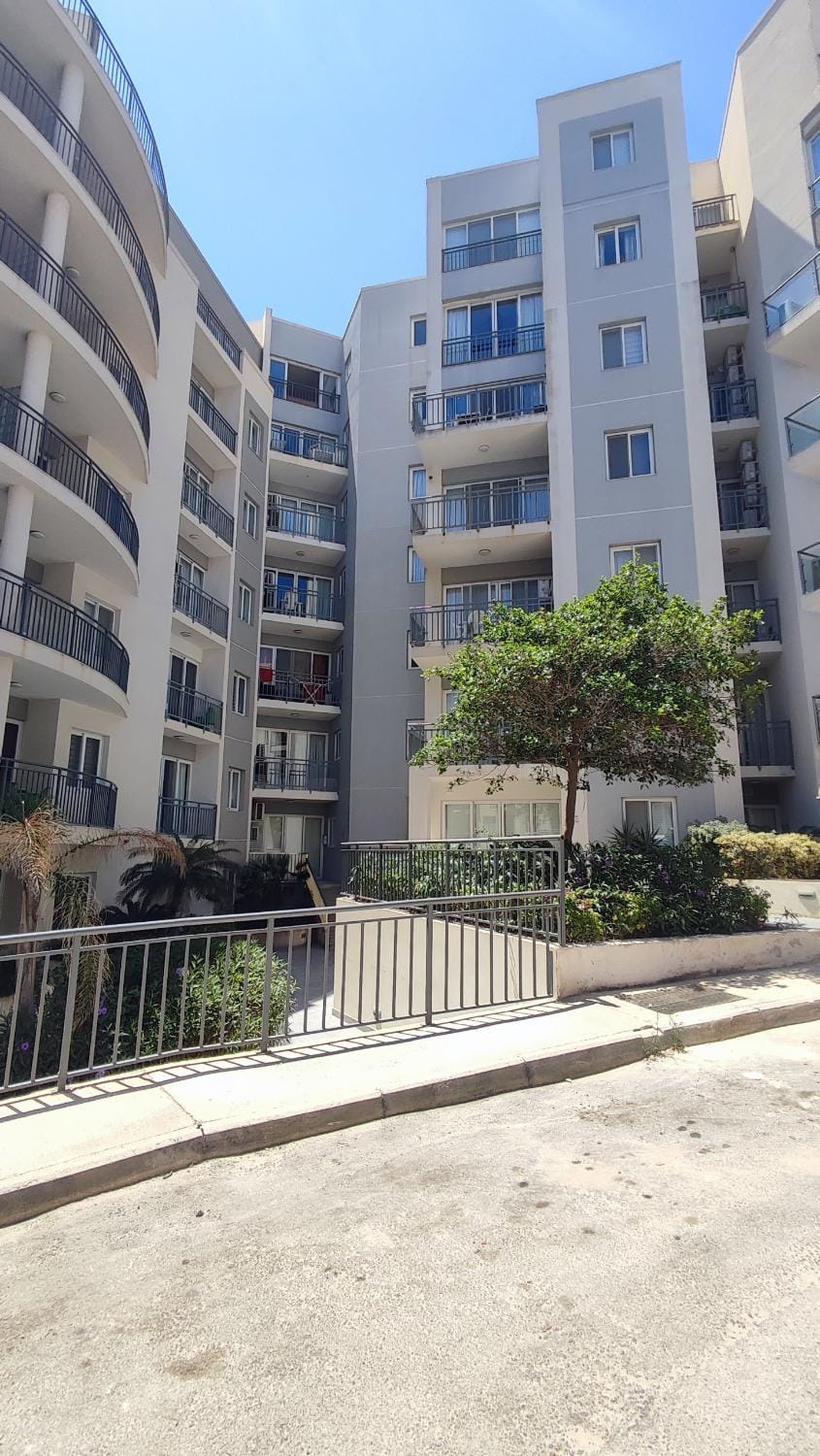 Bright and spacious 3 bedroom apartment with terrace and shared pool GZ-MAVE1-1 Apartment in Malta