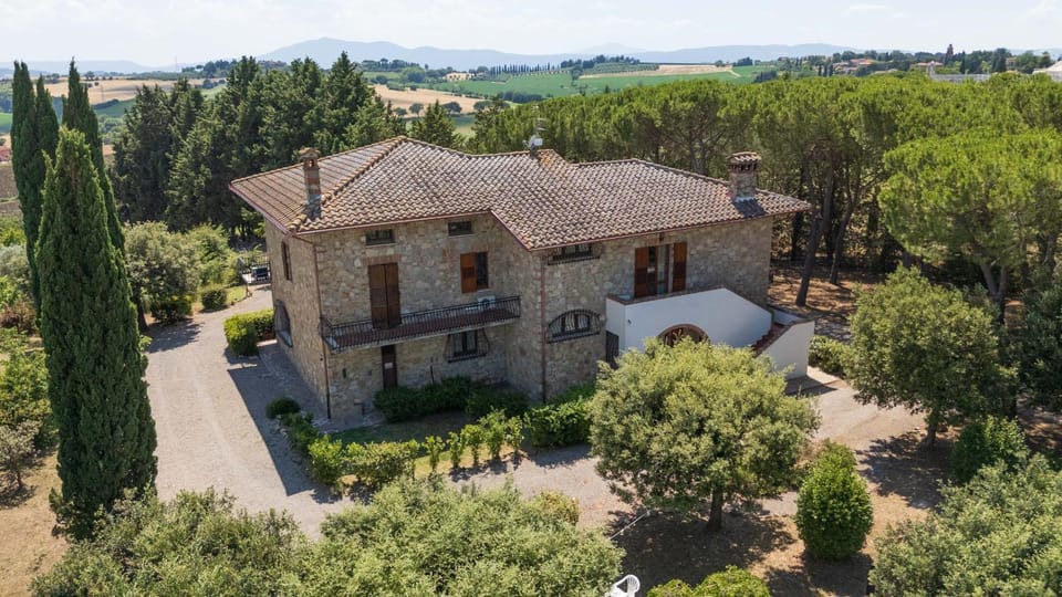 Property building, Facade/entrance, Bird's eye view, Garden, Garden view