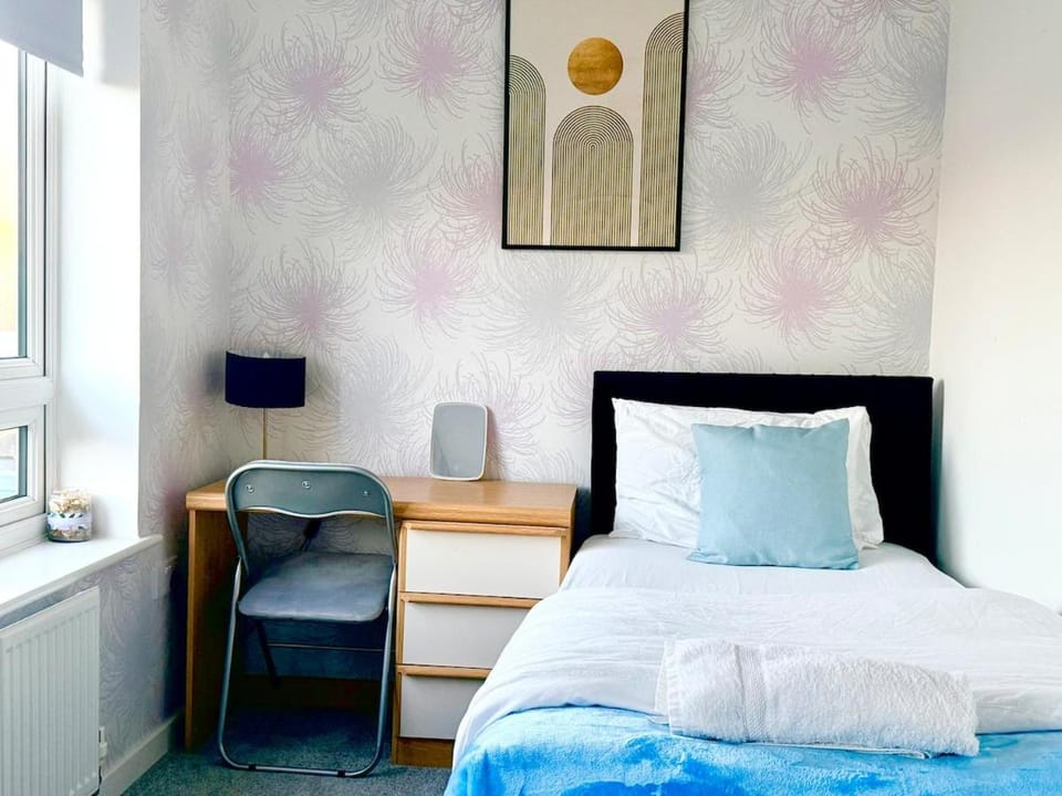 Ashford Stay - Free Parking Apartment in Ashford