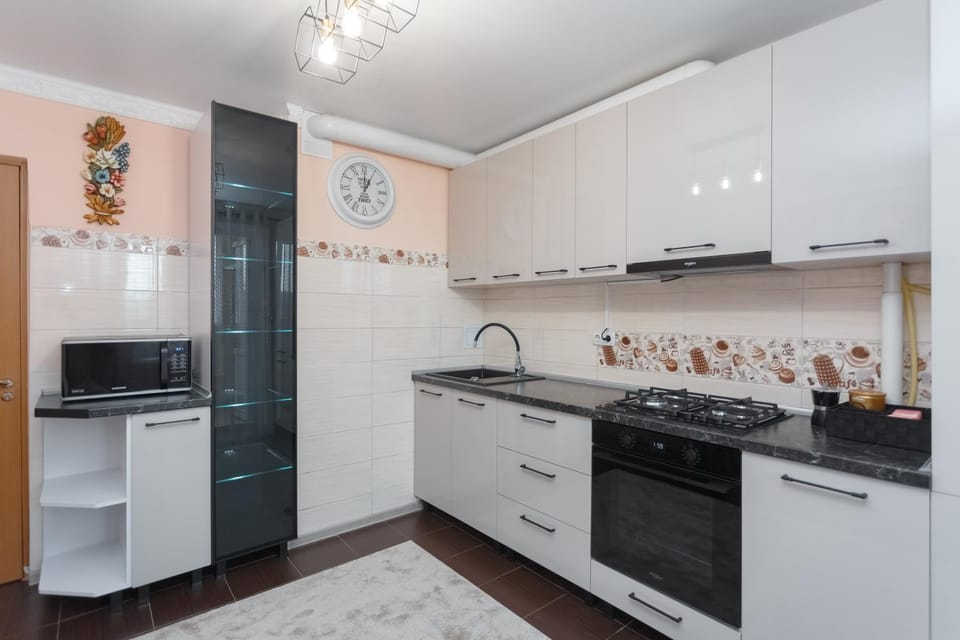 Kitchen or kitchenette, oven, stove