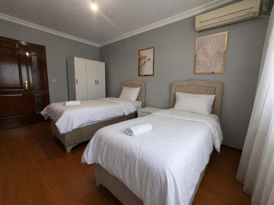 Modern Duplex 3BR Mecidiyeköy Metro to Nişantaşı Apartment in Istanbul