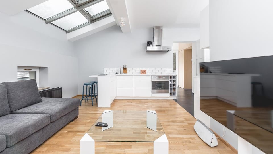 TV and multimedia, Living room, Seating area, Dining area