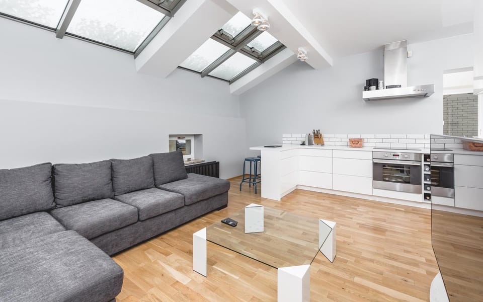 TV and multimedia, Kitchen or kitchenette, Living room, Seating area, Dining area