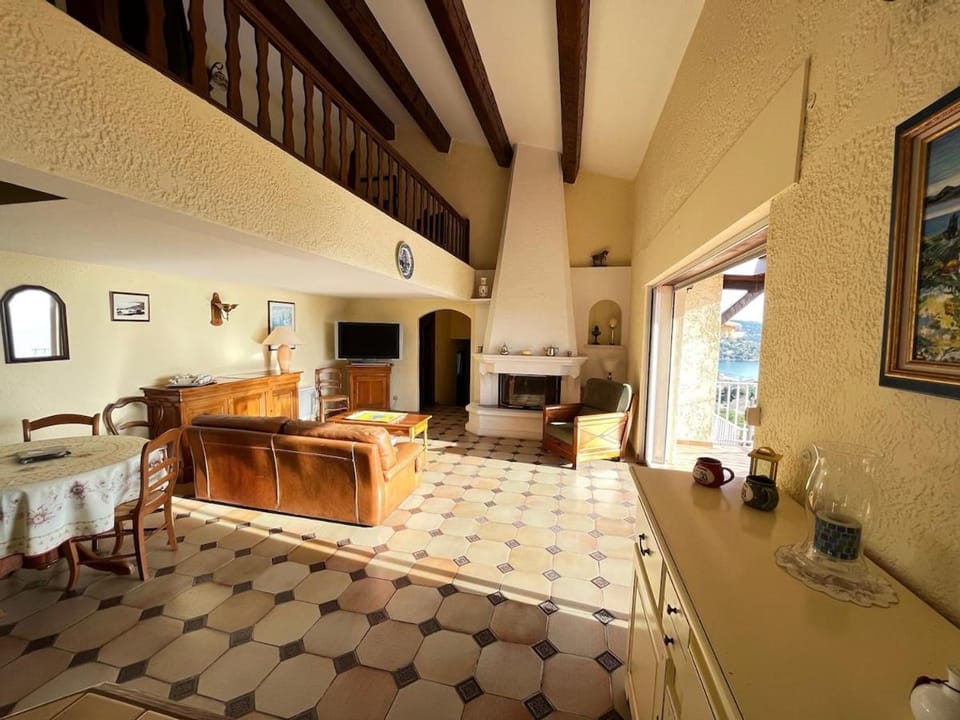 Villa Cricalou, vue mer imprenable Villa in Le Lavandou