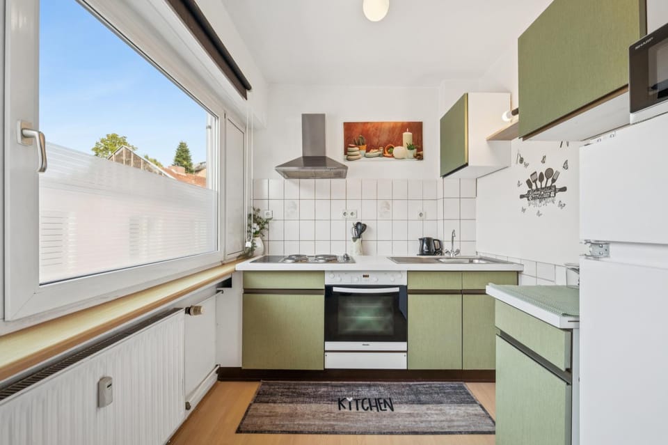 Kitchen or kitchenette, oven, stove