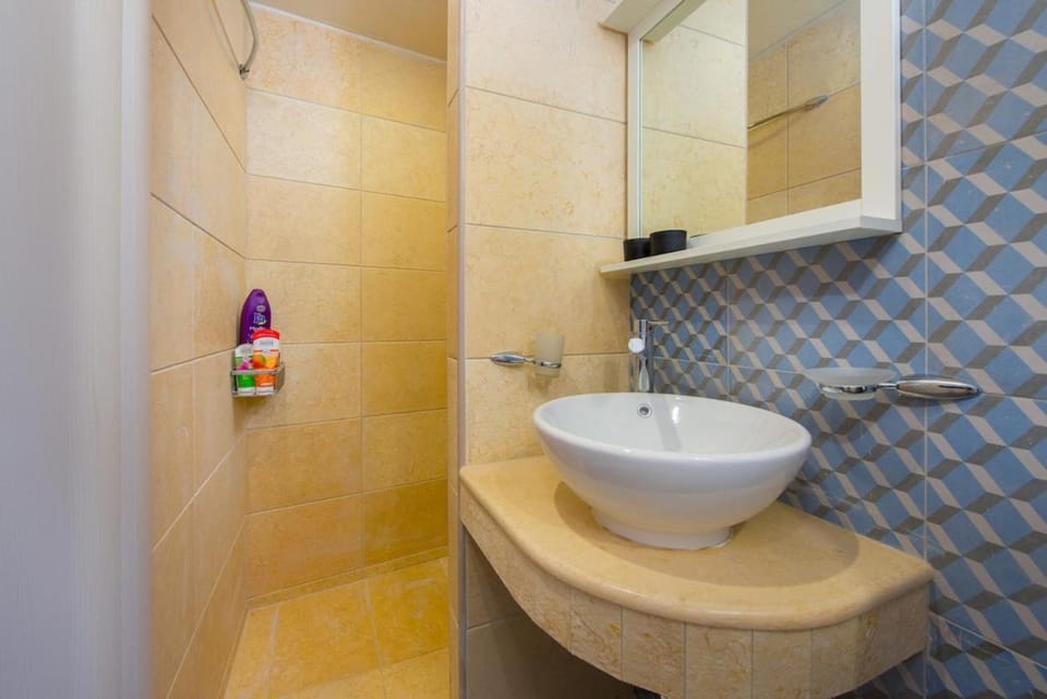 Casa Greca Private Yard, near Old Town, Prime Location Apartment in Rhodes