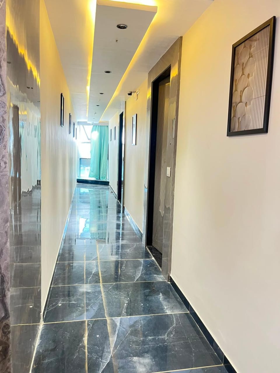 hotel radhe inn Apartment in Vadodara