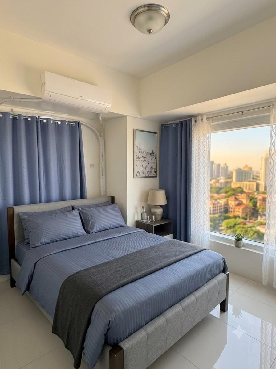 2bedroom wBalcony Near MOA Apartment in Pasay