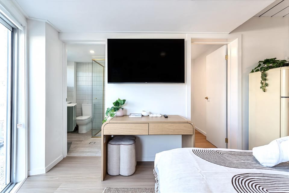 Bed, Photo of the whole room, Bedroom