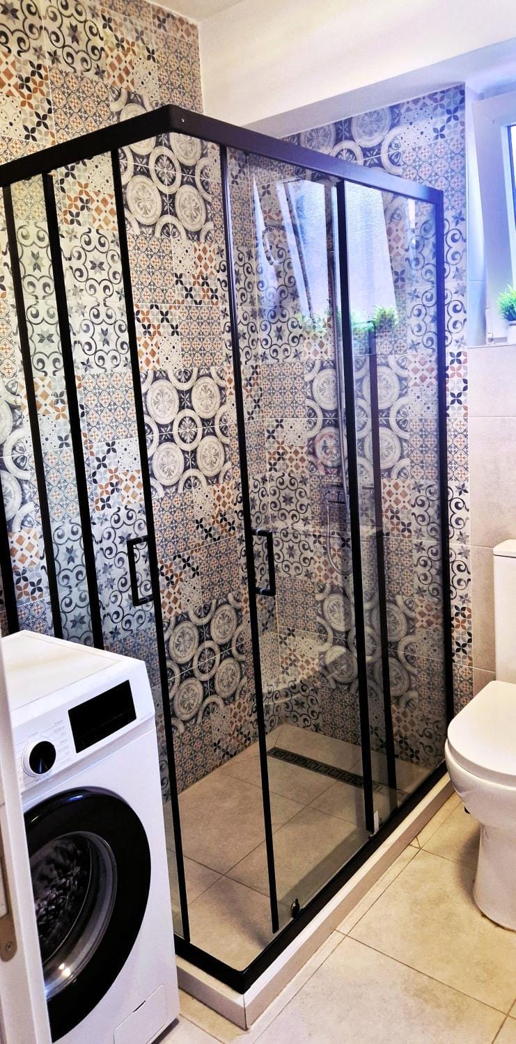 2-Bedroom apartment near center with private parking Apartment in Skopje