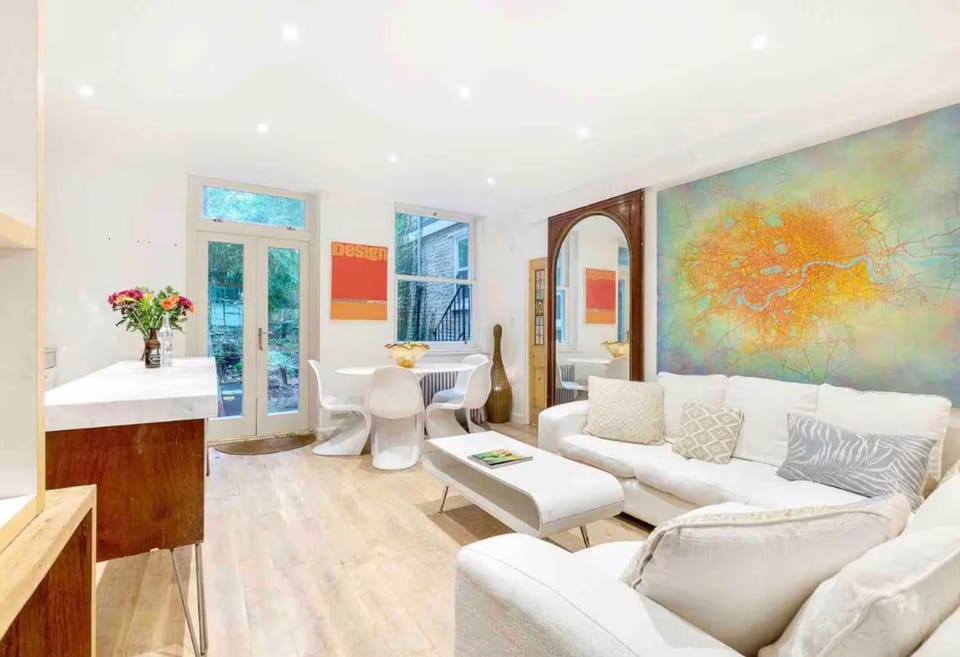 Living room, Decorative detail, Seating area