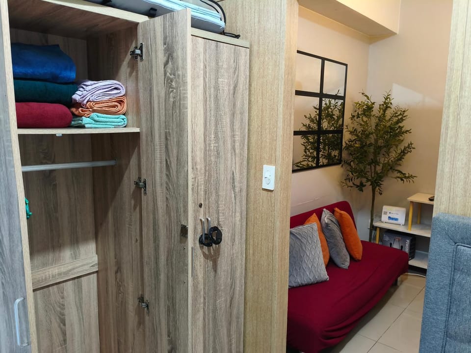 5 minutes walk to Mall SM North Quezon City Manila, Near Trinoma, Philippine Heart Center Apartment hotel in Quezon City