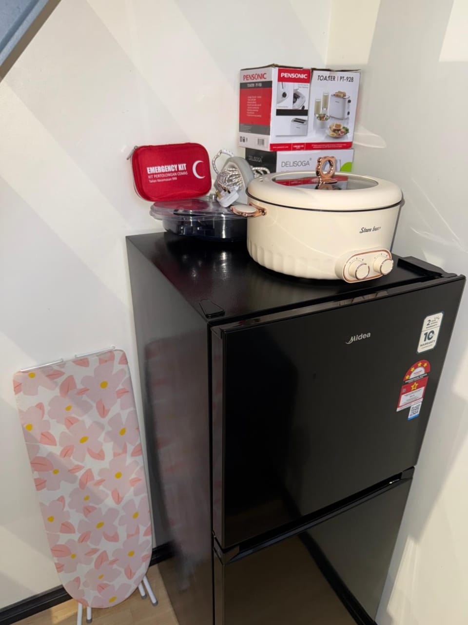 Kitchen or kitchenette, flat iron, toaster
